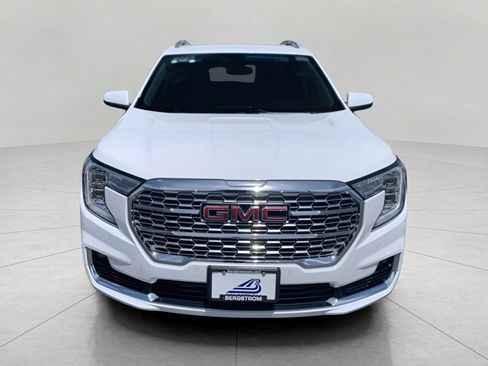 Used 2023 GMC Terrain Denali AWD/4WD image 3