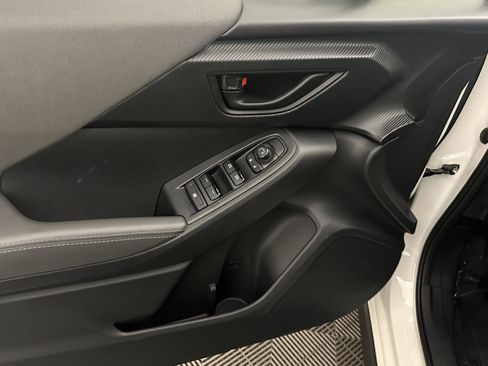 Used 2024 Subaru Crosstrek 2.0i Premium image 33