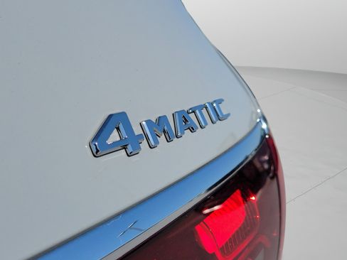 New 2026 Mercedes-Benz GLS 580 4MATIC image 32