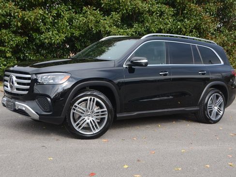 Used 2024 Mercedes-Benz GLS 450 4MATIC image 5