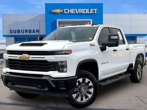 Used 2025 Chevrolet Silverado 2500 Custom w/ Custom Value Package AWD/4WD image 1