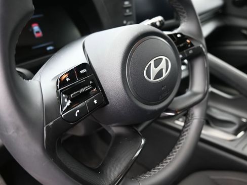 Certified 2025 Hyundai Elantra Sport image 21