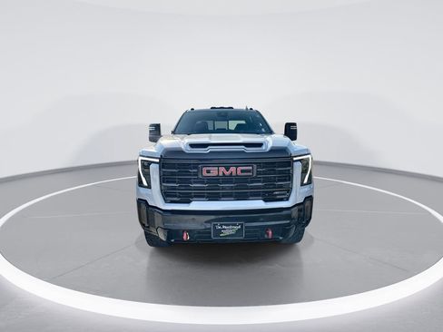 Used 2024 GMC Sierra 2500 AT4X image 3
