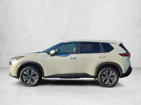 Used 2023 Nissan Rogue SV image 5