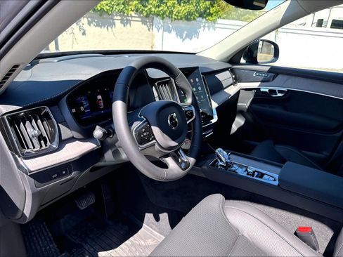 New 2026 Volvo XC90 T8 Ultra w/ Protection Package AWD/4WD image 8