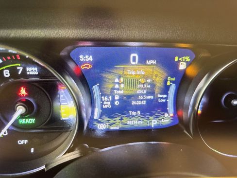 Used 2023 Jeep Wrangler Unlimited Sahara w/ Cold Weather Group image 12