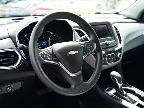 Used 2022 Chevrolet Equinox LS w/ LS Convenience Package AWD/4WD image 15