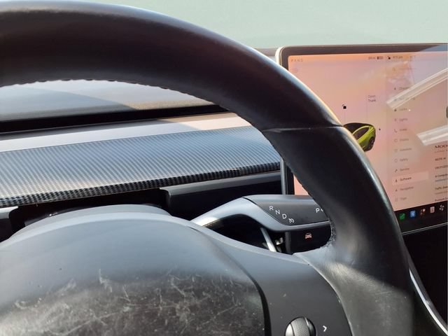 Used 2018 Tesla Model 3 Long Range RWD image 10