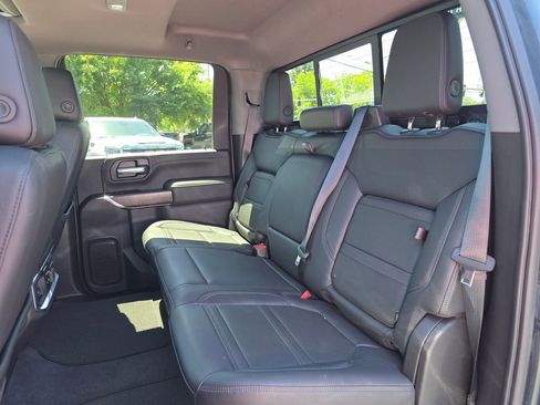 Used 2022 GMC Sierra 3500 Denali w/ Denali Ultimate Package AWD/4WD image 18