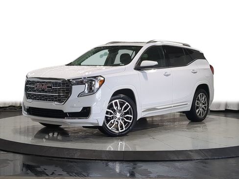 Used 2023 GMC Terrain Denali w/ Denali Premium Package AWD/4WD image 1