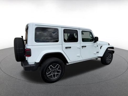 Used 2025 Jeep Wrangler Unlimited Sahara AWD/4WD image 15