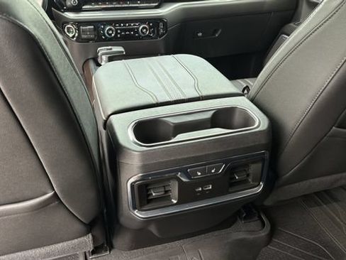 Used 2024 Chevrolet Silverado 1500 High Country w/ High Country Premium Package AWD/4WD image 21