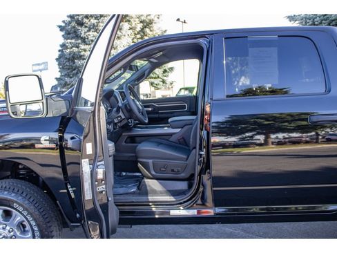Certified 2025 RAM 2500 Big Horn AWD/4WD image 28