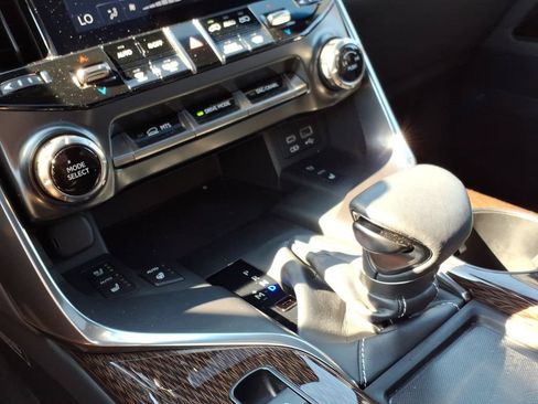 Used 2023 Lexus LX 600 4WD w/ Accessory Package (Z1) image 24
