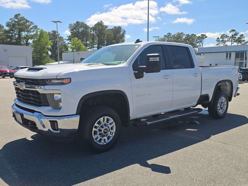 Used 2025 Chevrolet Silverado 2500 LT w/ Convenience Package AWD/4WD image 1