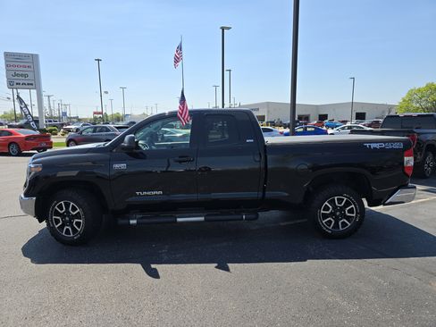 Used 2019 Toyota Tundra SR5 w/ TRD Off Road Package AWD/4WD image 15