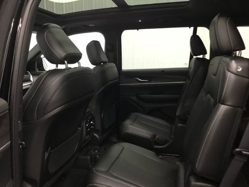 New 2025 Jeep Grand Cherokee L Limited w/ Luxury Tech Group II image 10