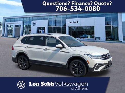 Used 2023 Volkswagen Tiguan SE AWD/4WD image 1