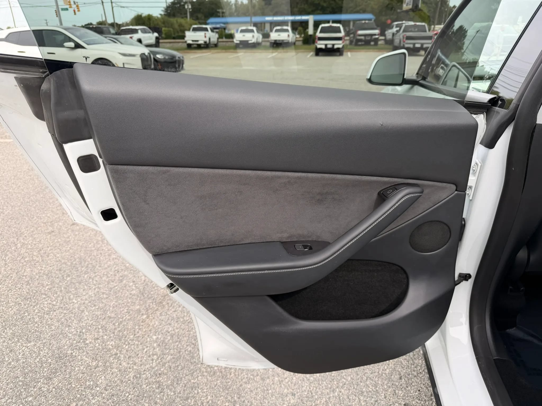 Used 2023 Tesla Model Y Performance AWD/4WD image 13