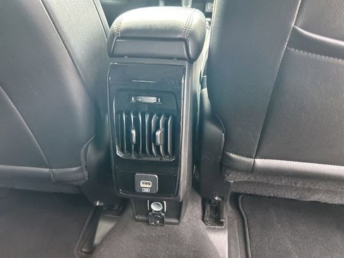 Certified 2022 Jeep Compass Limited image 29