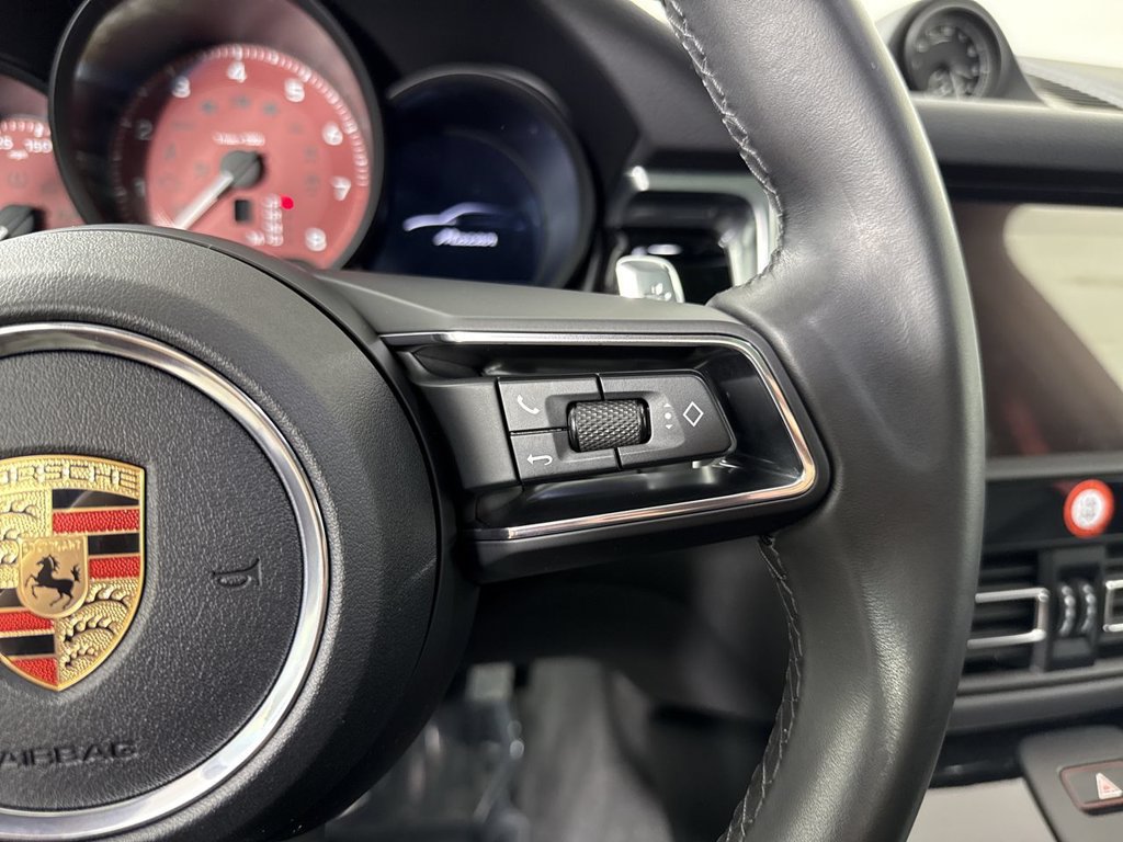 Certified 2023 Porsche Macan AWD/4WD image 39