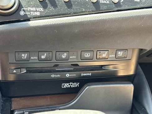 Used 2022 Lexus ES 350 Ultra Luxury w/ Accessory Package 2 FWD image 17