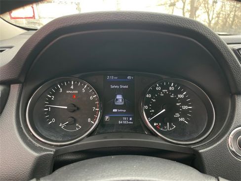 Used 2018 Nissan Rogue SV image 11