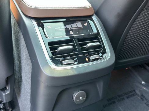 Certified 2023 Volvo XC90 T8 Plus image 22