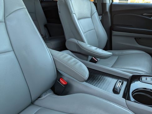 Used 2019 Honda Pilot Touring image 33