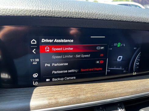 Used 2020 Alfa Romeo Stelvio Ti w/ Active Blind Spot Package AWD/4WD image 41