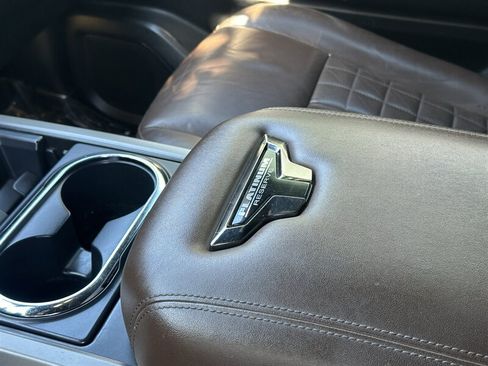 Used 2021 Nissan Titan Platinum Reserve w/ Moonroof Package AWD/4WD image 40