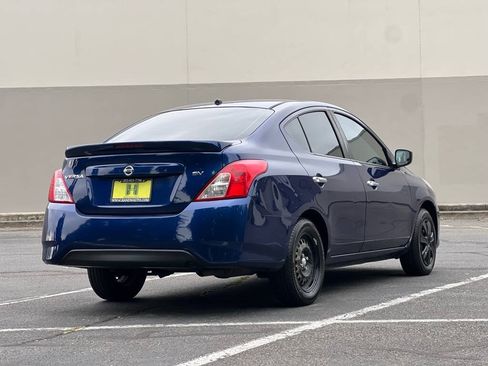 Used 2018 Nissan Versa SV FWD image 5