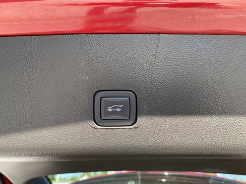 Used 2023 Chevrolet Traverse RS AWD/4WD image 6