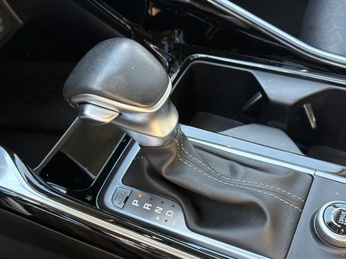 Used 2023 Kia Sorento SX image 35