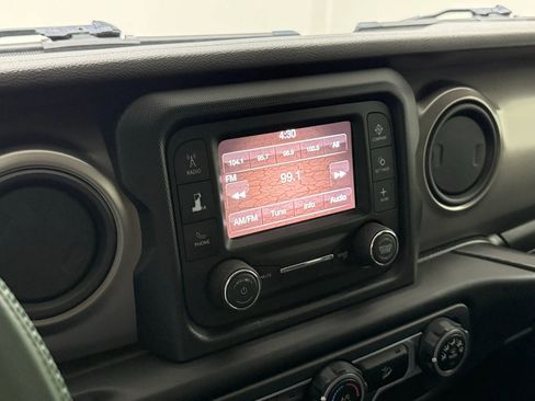 Used 2020 Jeep Wrangler Sport image 21