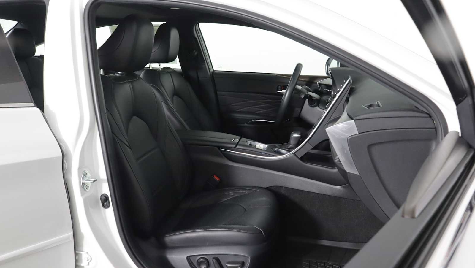 Used 2022 Toyota Avalon Limited w/ Advanced Safety Package FWD image 10