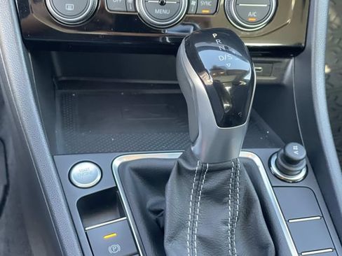 Used 2022 Volkswagen Jetta SEL FWD image 17