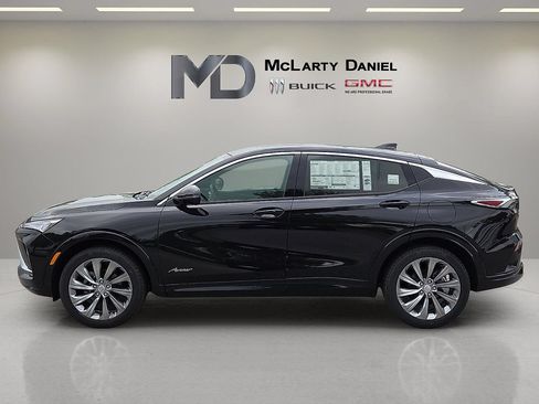 New 2026 Buick Envista Avenir FWD image 3