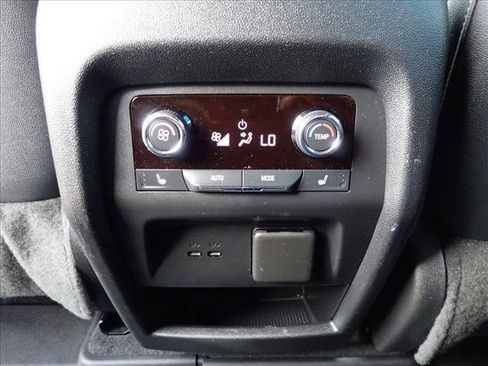 Used 2024 Chevrolet Traverse RS AWD/4WD image 11