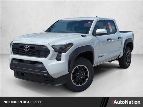 Used 2025 Toyota Tacoma TRD Off-Road AWD/4WD image 1