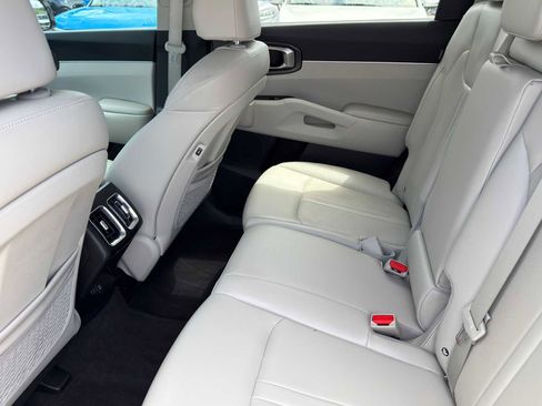 Certified 2025 Kia Sorento S w/ Panoramic Sunroof Package FWD image 25
