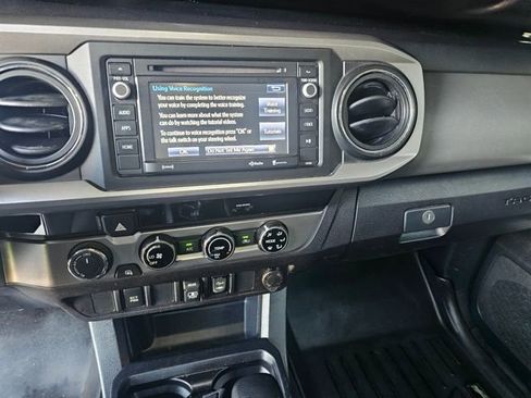 Used 2018 Toyota Tacoma SR5 image 29