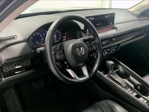 Used 2023 Honda Accord Touring image 2