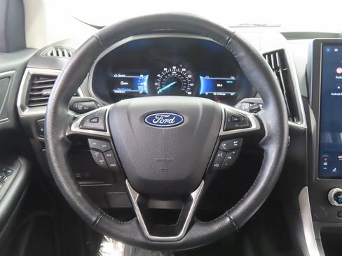 Used 2024 Ford Edge SEL AWD/4WD image 9