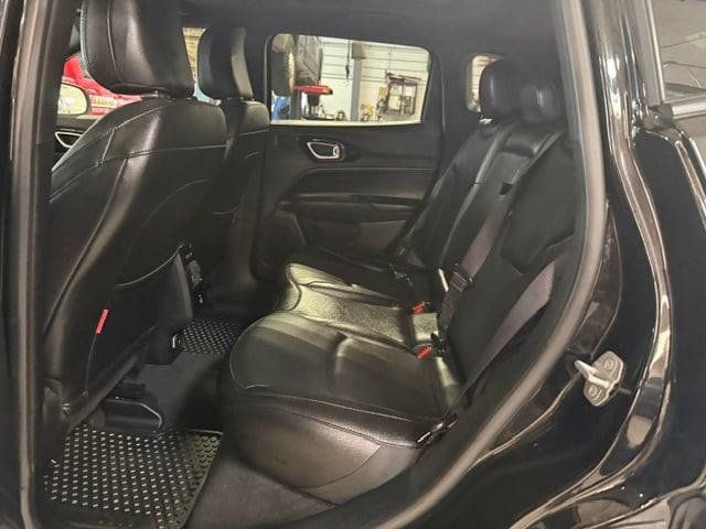 Certified 2025 Jeep Compass Trailhawk w/ Trailhawk Elite Group AWD/4WD image 33