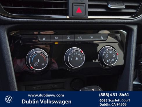 Certified 2023 Volkswagen Taos SE w/ Panoramic Sunroof Package AWD/4WD image 20