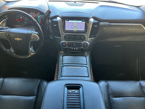 Used 2019 Chevrolet Suburban Premier AWD/4WD image 4
