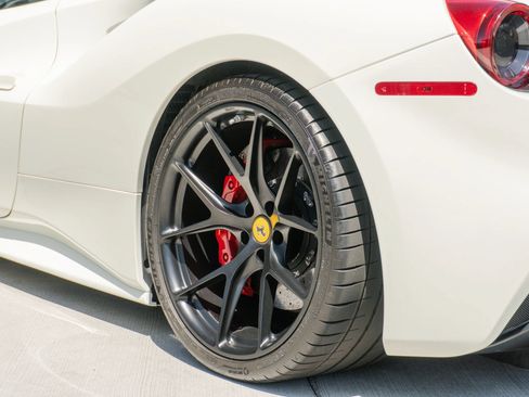 Used 2018 Ferrari 488 GTB RWD image 50