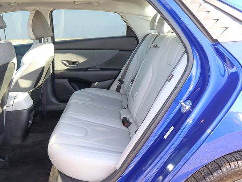 Used 2024 Hyundai Elantra Limited FWD image 9