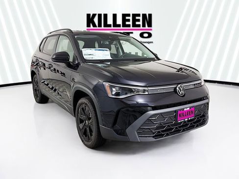 New 2026 Volkswagen Taos SE FWD image 1
